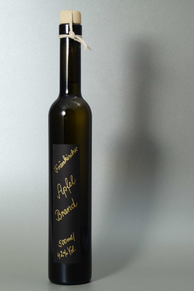 Fränkischer Apfelbrand aus dem Holzfass